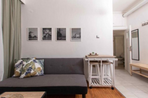 F & B Collection - Flat for 3